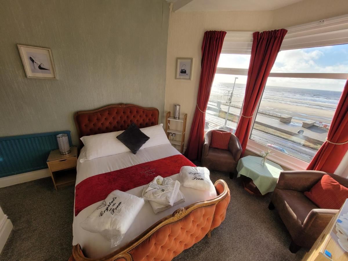 Hotel Crystals On The Prom Blackpool Exterior foto