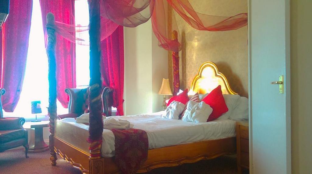 Hotel Crystals On The Prom Blackpool Zimmer foto